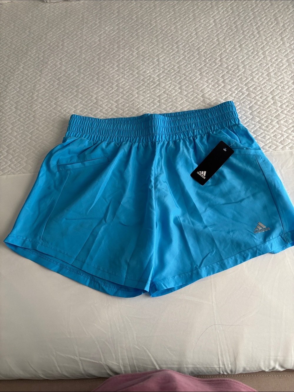 ADIDAS WOMEN’S WOVEN  SHORT SIZE LARGE NWT
